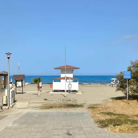 13 Sandy Mackenzie Apartment Larnaca