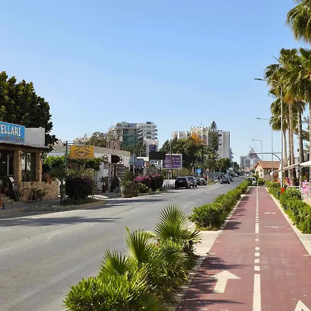 Apartmán 13 Sandy Mackenzie