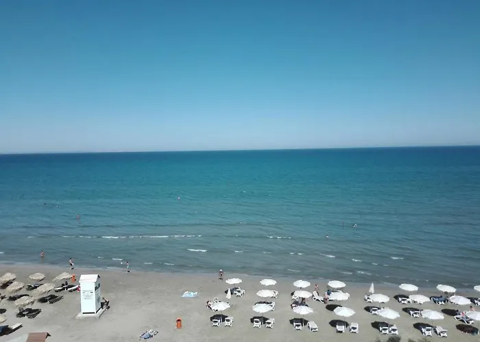 13 Sandy Mackenzie Lejlighed