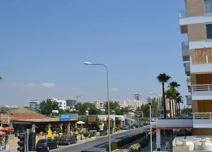 13 Sandy Mackenzie * Larnaca